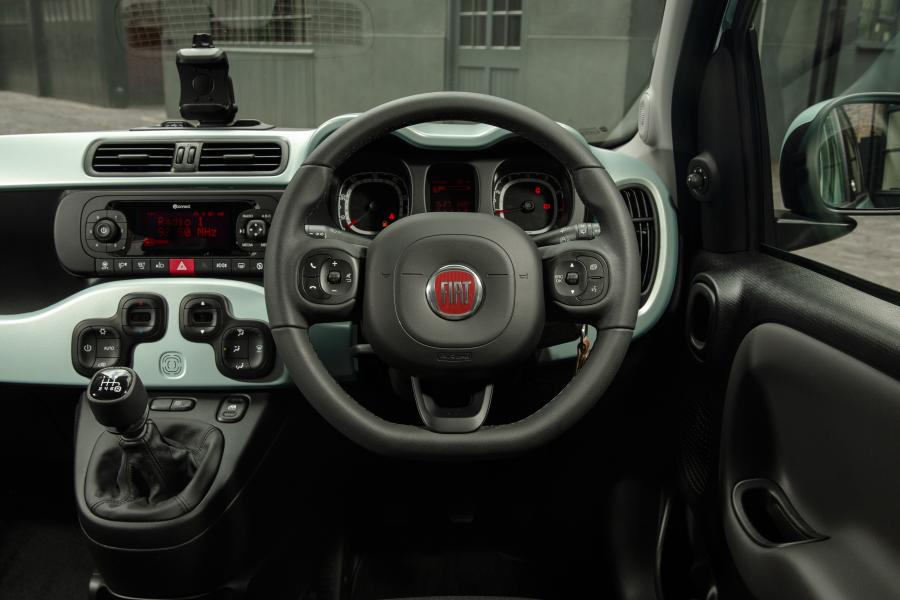 Торпедо Fiat Panda Hybrid Launch Edition (319) 2020 года  (UK) (фото 25 из 40)